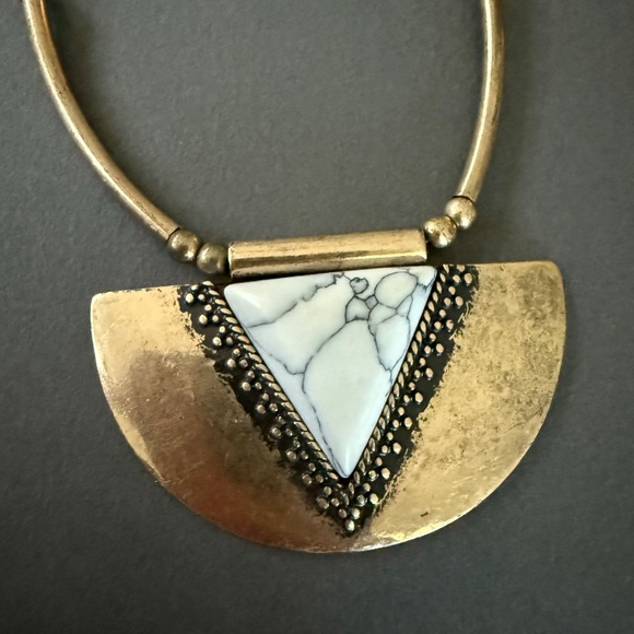 Boho Gold Tone Semi Circle Pendant Necklace Natural Stone Brass Textured Bold - Picture 3 of 6